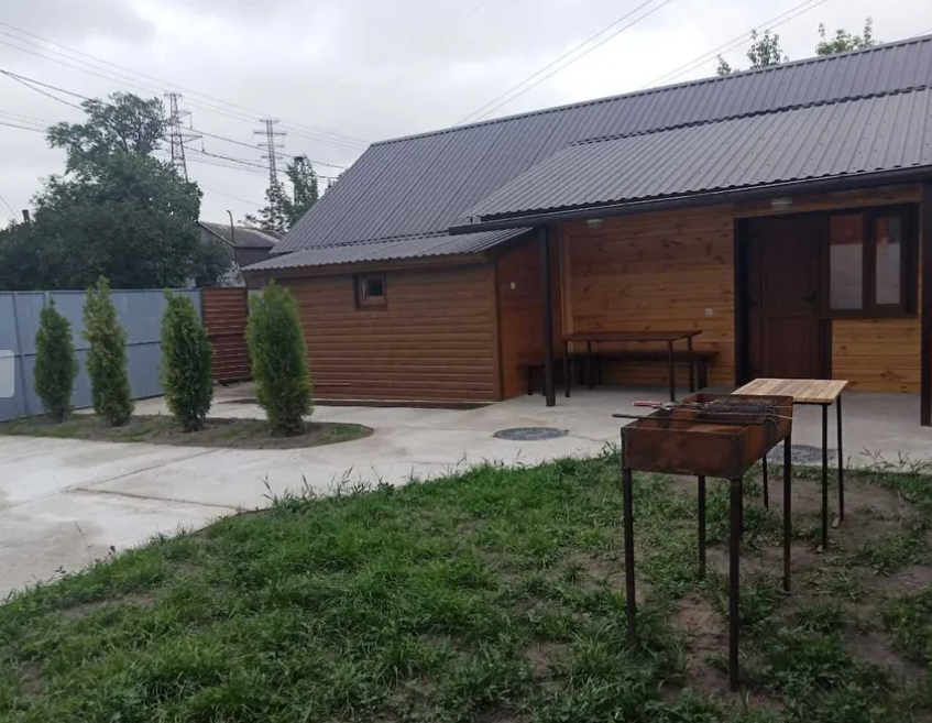 От скромных вариантов до VIP. Сколько стоят дома на Новый год в Киеве и пригороде